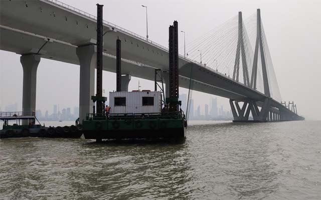 SRGPL jack-up barge carrying out offshore investigation near the Bandra–Worli Sea Link