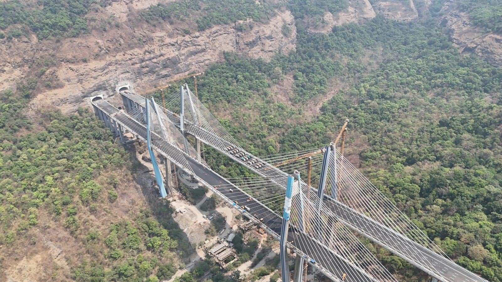 Aerial view of the Mumbai–Pune Expressway Missing Link bridge